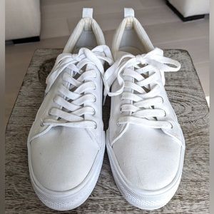 Divided by H&M white canvas lace-up sneaker with white rubber 1.5” platform sole